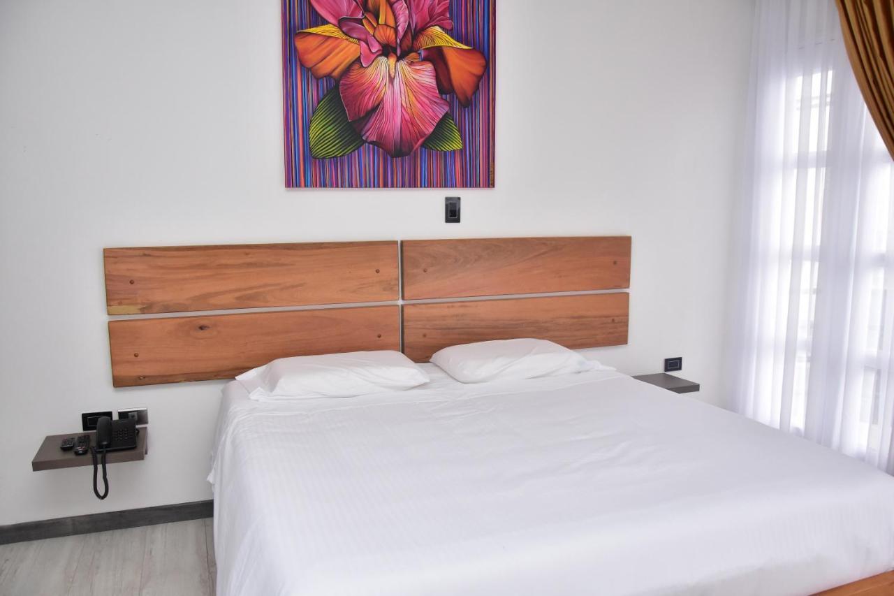 Hotel Válcon Santa Rosa de Cabal Esterno foto