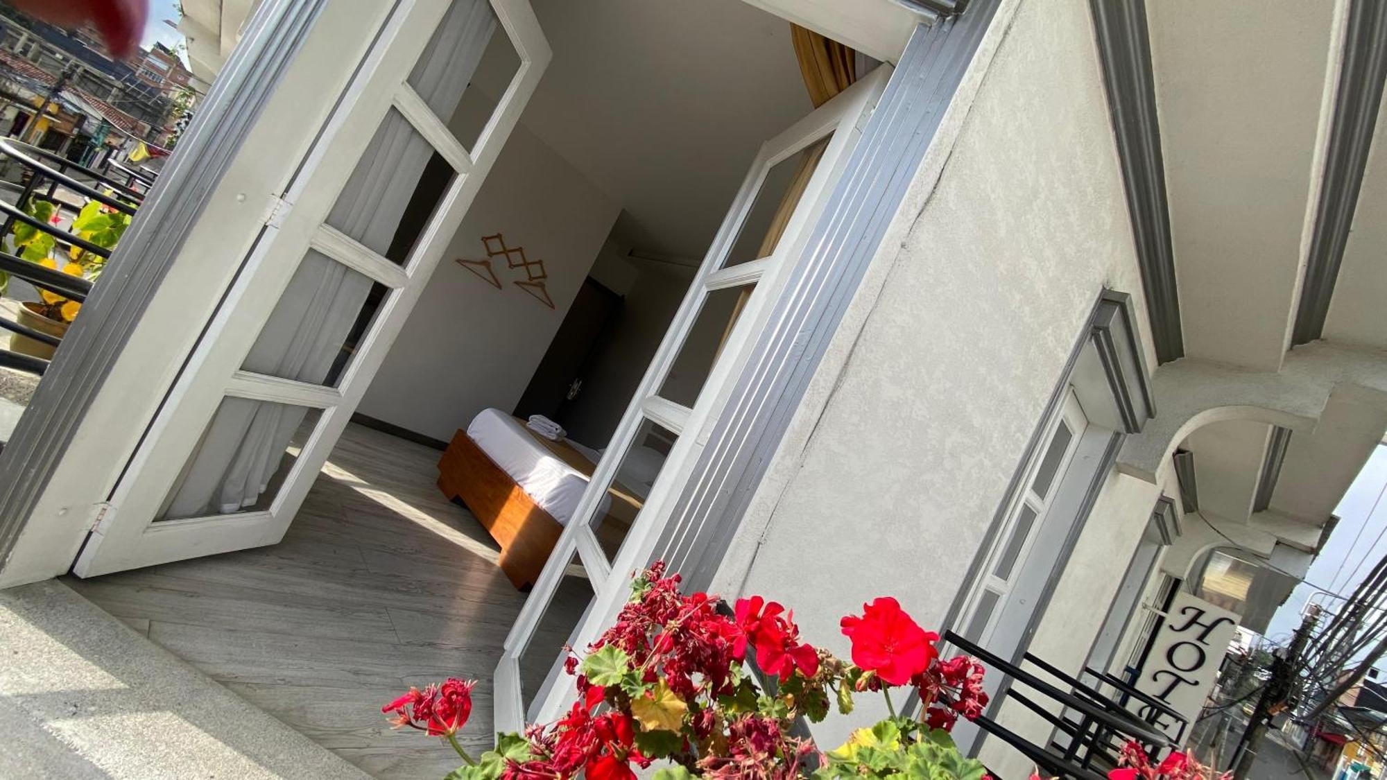 Hotel Válcon Santa Rosa de Cabal Esterno foto